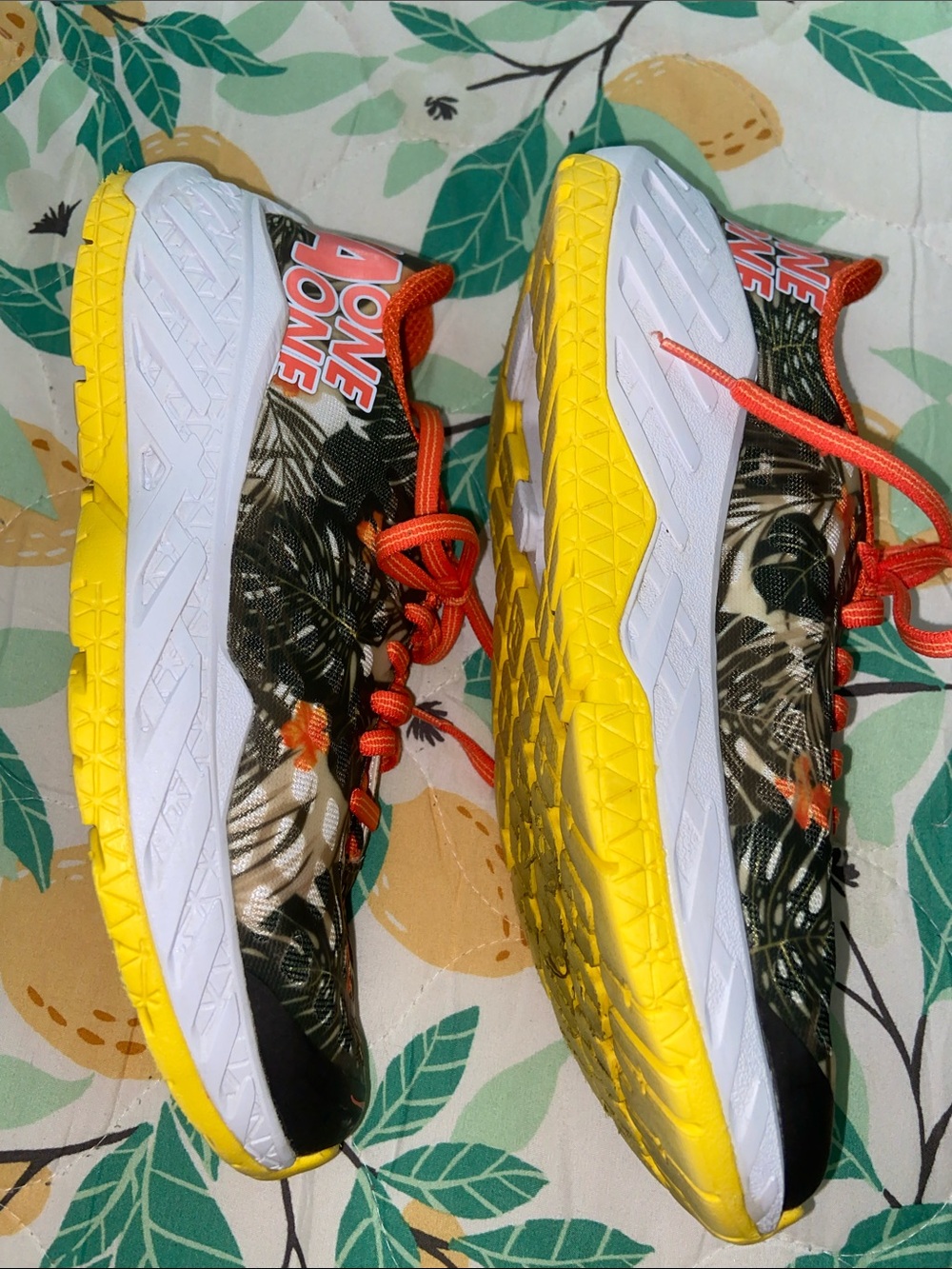 HOKA HAWAIIAN PRINT TRAINERS Kona 2016 Hoka One One EUC M7.5/W8.5-9 - Picture 3 of 9